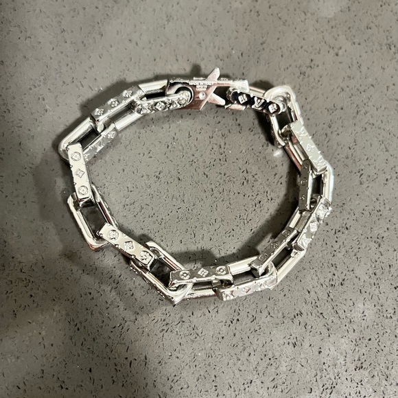 Louis Vuitton Silver monogram bracelet - Picture 1 of 2